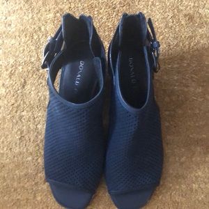 Donald Pliner navy wedge size 8